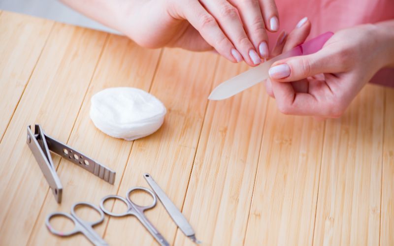 Bộ dụng cụ làm nail cơ bản giúp vệ sinh và làm sạch móng nhanh chóng