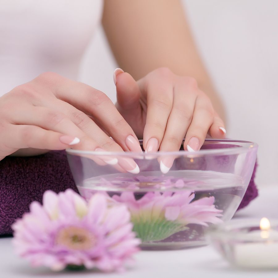 Cách chăm sóc móng tay sau khi làm nail để móng luôn khỏe đẹp