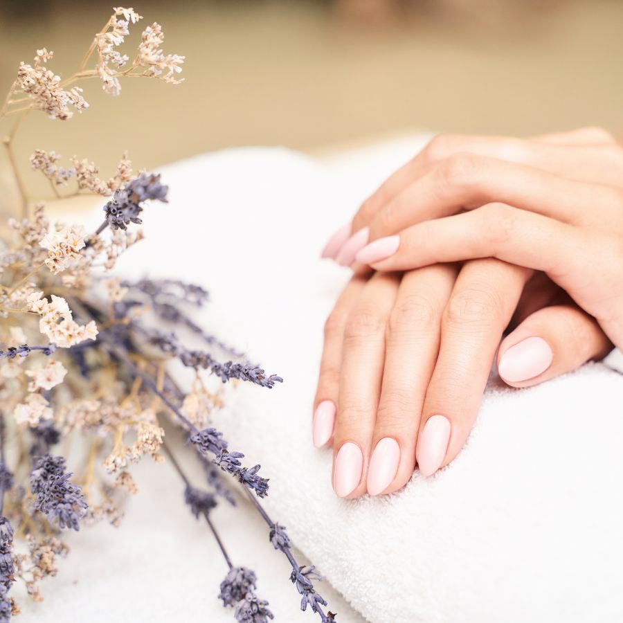 Khám phá cách dưỡng móng tay khỏe đẹp tự nhiên tại nhà