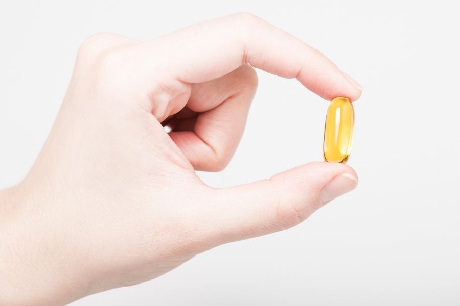 Vitamin E có khả năng nuôi dưỡng móng và dưỡng da quanh móng cực kỳ hiệu quả