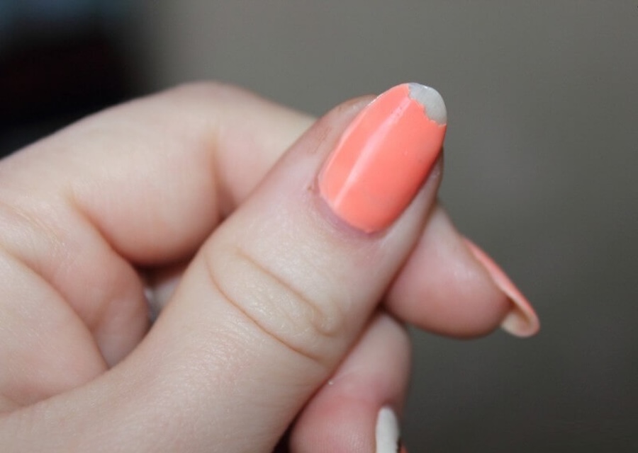 Rin Nails sẽ bảo hành miễn phí với các trường hợp sơn gel bị bong tróc, phai màu