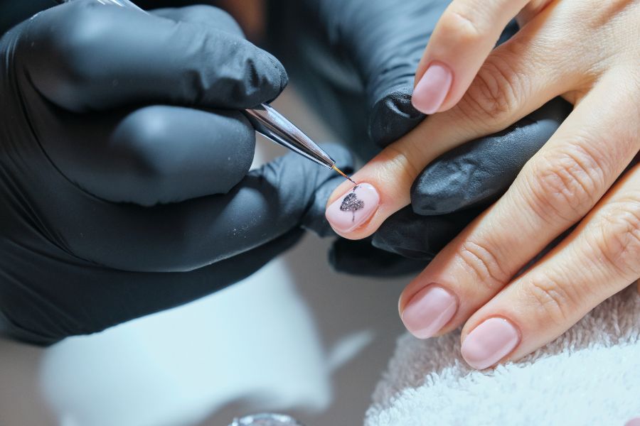 Đội ngũ kỹ thuật viên nắm vững kỹ thuật vẽ móng từ đơn giản đến phức tạp nhất