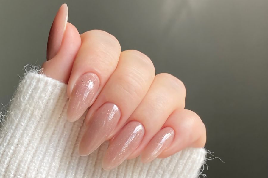 Úp móng hỗ trợ hiệu quả quá trình nuôi móng thật dài và chắc khỏe