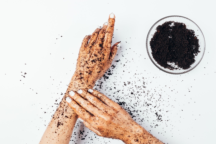 Tẩy tế bào chết nhiều lần khiến da dễ bị tổn thương