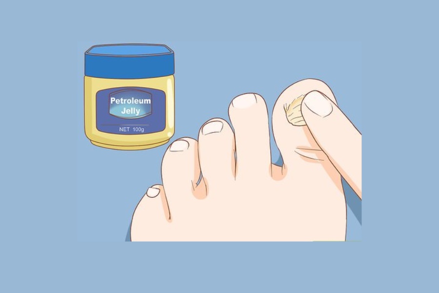 Dưỡng ẩm móng thường xuyên giúp móng khỏe, chắc hơn