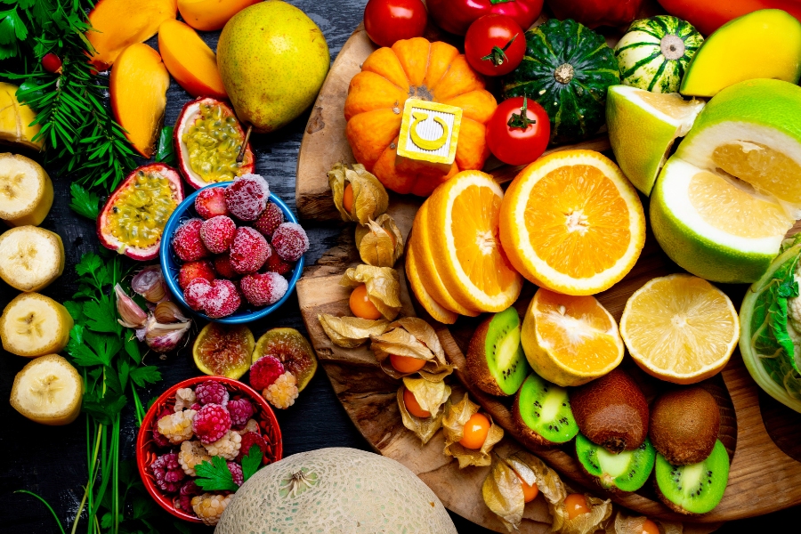 Thực phẩm giàu vitamin C và chất chống oxy hóa có thể hỗ trợ ngăn ngừa tình trạng nấm móng tay