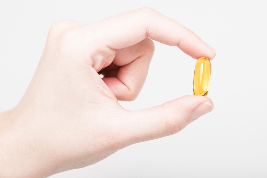 Sử dụng vitamin E còn giúp phục hồi da, làm dịu các tổn thương