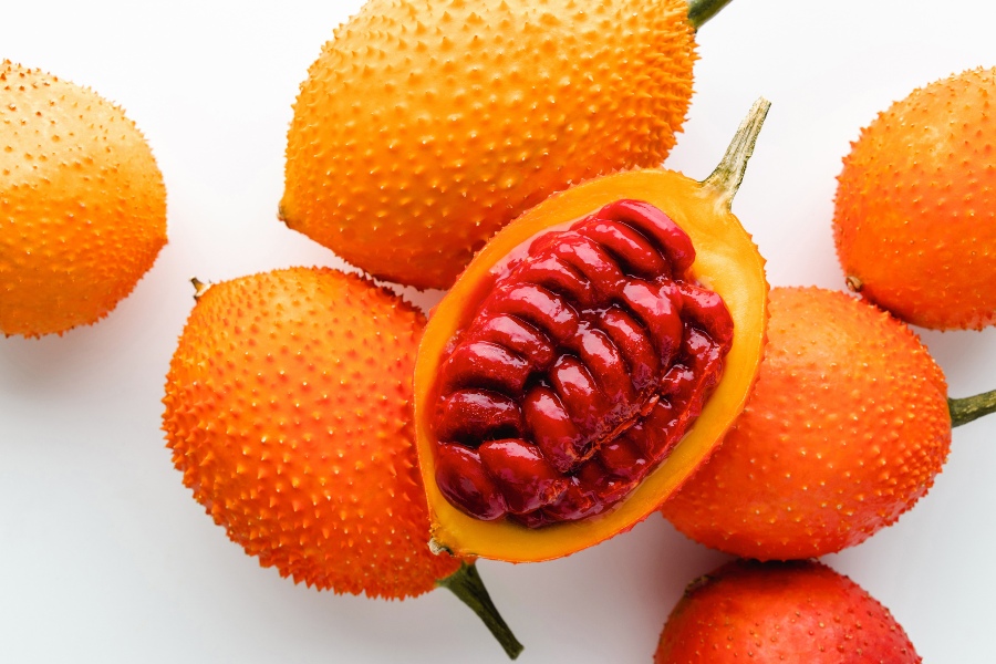 Sử dụng dầu gấc dưỡng da tay cần kiên trì thực hiện đều đặn