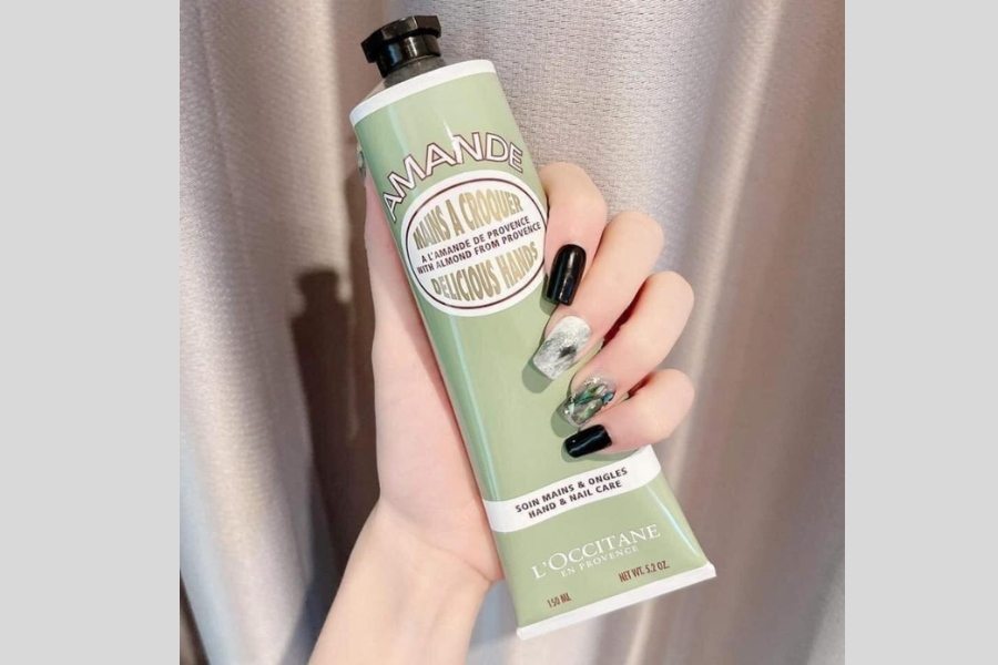 Kem dưỡng móng tay L'Occitane Shea Butter Hand Cream