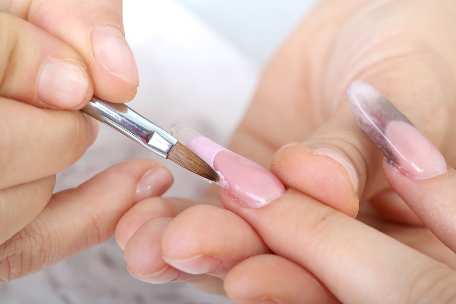 Lựa chọn dịch vụ nail an toàn để tránh nguy cơ hỏng móng