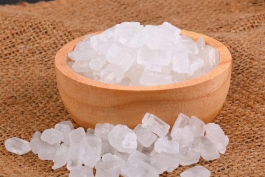 Phèn chua có thể gây khô da nên bạn không nên lạm dụng