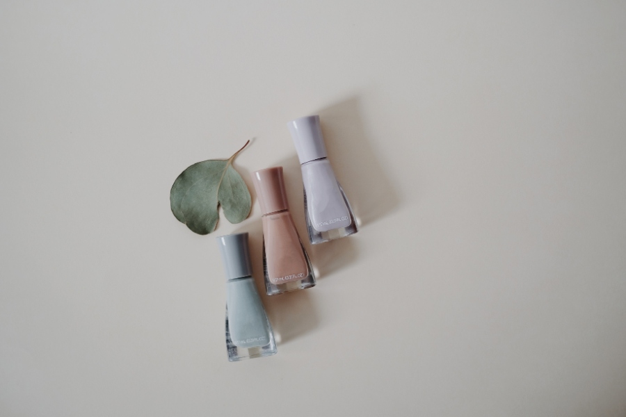 Sơn dưỡng móng tay là sản phẩm 2 trong 1 vừa có tác dụng dưỡng móng vừa giúp móng thêm lung linh