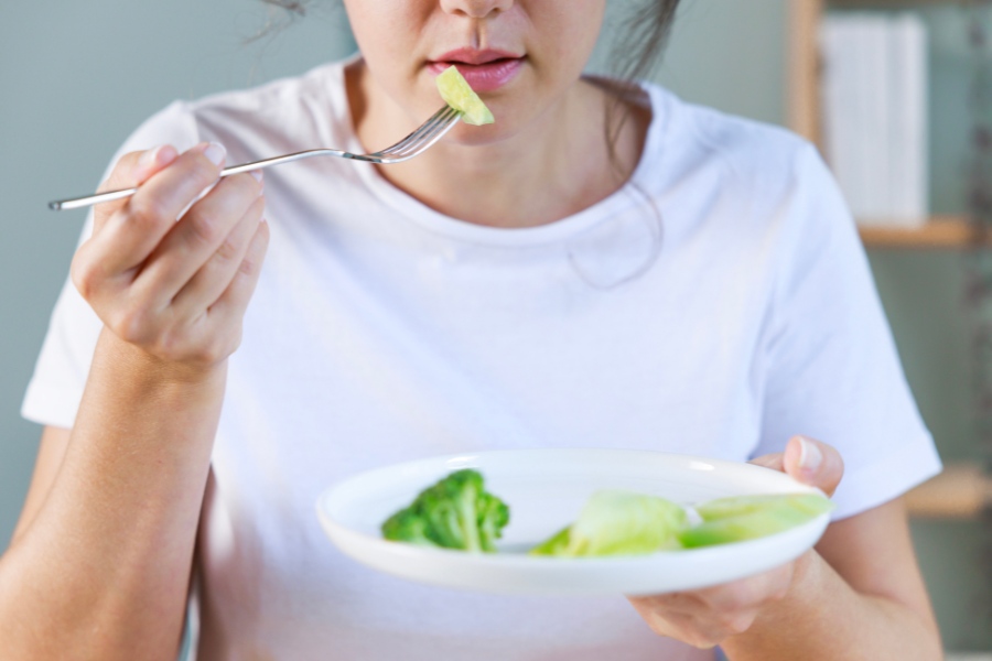 Thiếu hụt dinh dưỡng có thể gây các bệnh về móng