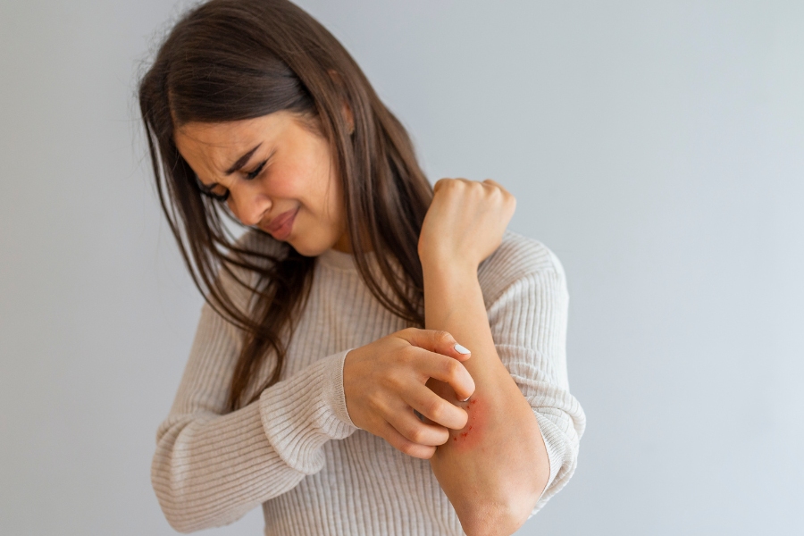 Nấm móng tay còn là triệu chứng của nhiều bệnh lý nền nguy hiểm